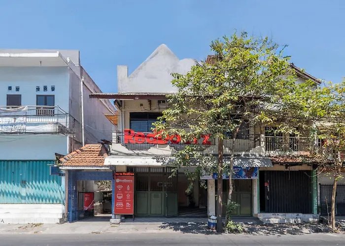 Reddoorz Near Surabaya Town Square Hotel